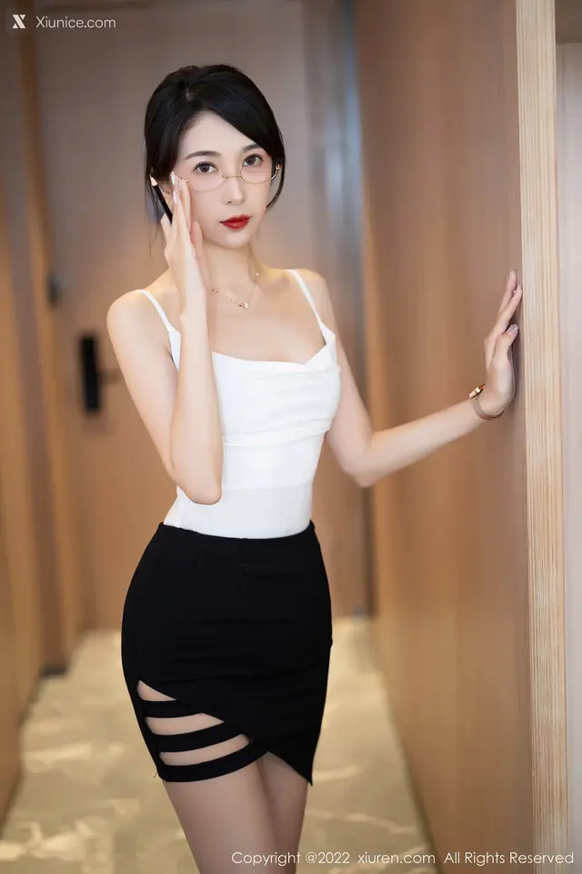 Xiuren秀人网 No.5656 林乐一 (91 photos)