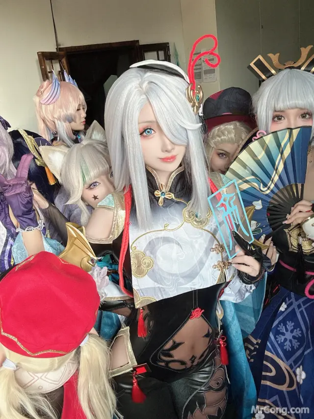 Coser@rioko凉凉子 Vol.123: 有点那个的申鹤 (35 photos + 11 videos)