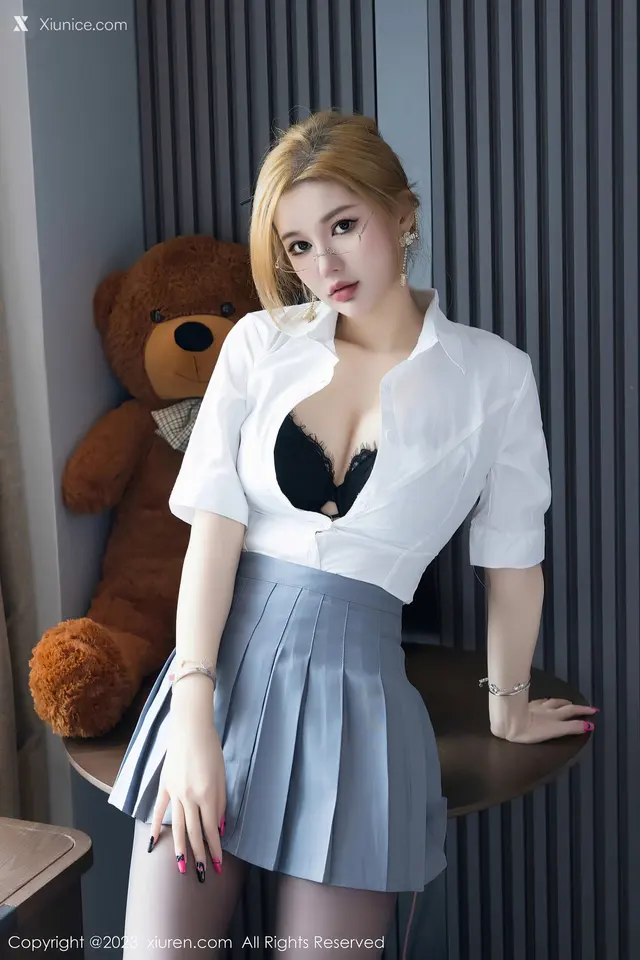 Xiuren秀人网 No.6836 杨可可coco (91 photos)