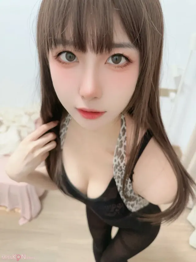 Coser@布丁大法 (Pudding Dafa): 黑丝一线天 (19 photos + 3 videos)