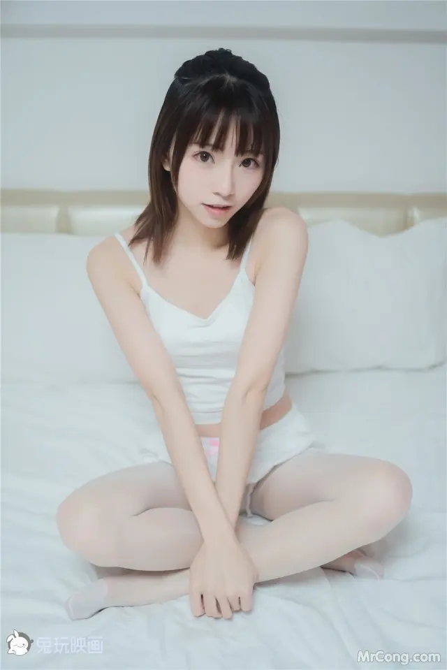 Cosplay@兔玩映画 Vol.043: 白丝套装 (42 photos)