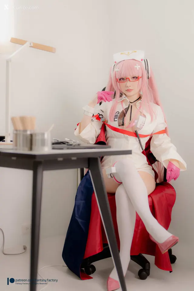 Fantasy Factory 小丁 Horny Nurse (24 photos)