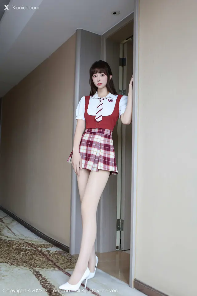 Xiuren秀人网 No.7851 金tiao (77 photos)
