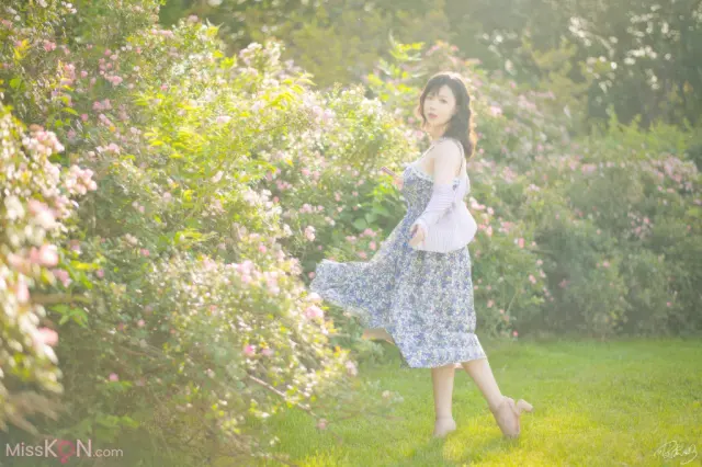 Coser@皮皮奶可可爱了啦 – 蔷薇花 (22 photos)