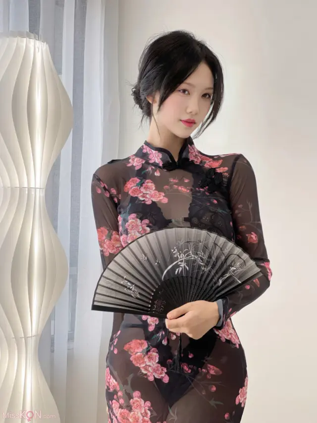 Coser@抖娘-利世: 情趣旗袍 (38 photos)