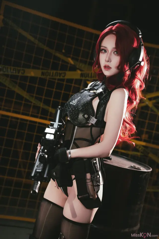 Coser@双木扶苏 – 明日方舟 史尔特尔-得体社战术风 (33 photos)