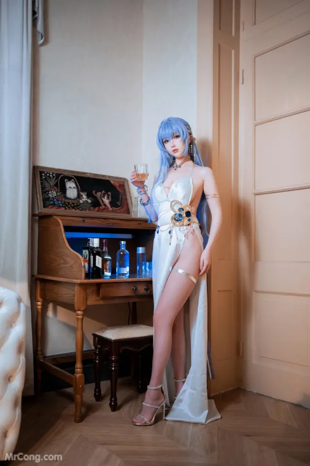 Coser@rioko凉凉子 Vol.114: 海伦礼服 (48 photos + 14 videos)