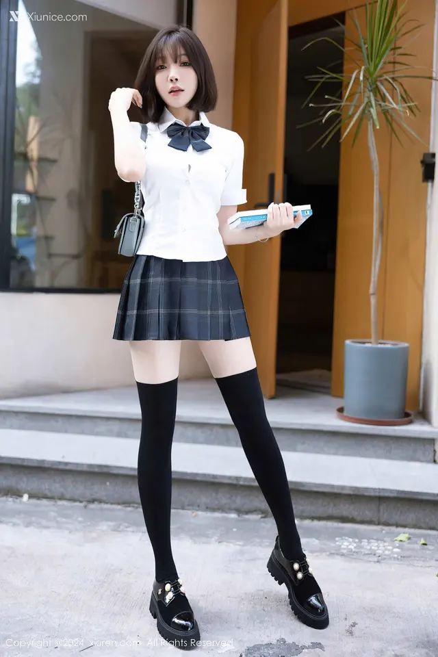 Xiuren秀人网 No.8785 徐莉芝Booty (100 photos)