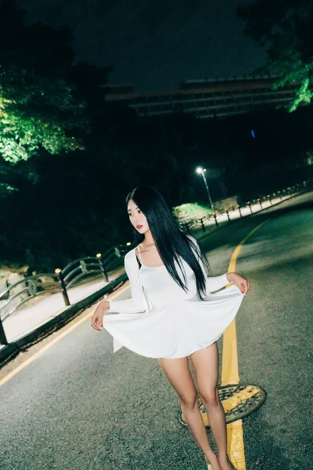 [Loozy] Bomi (보미): Night Roads (102 photos + 7 videos)