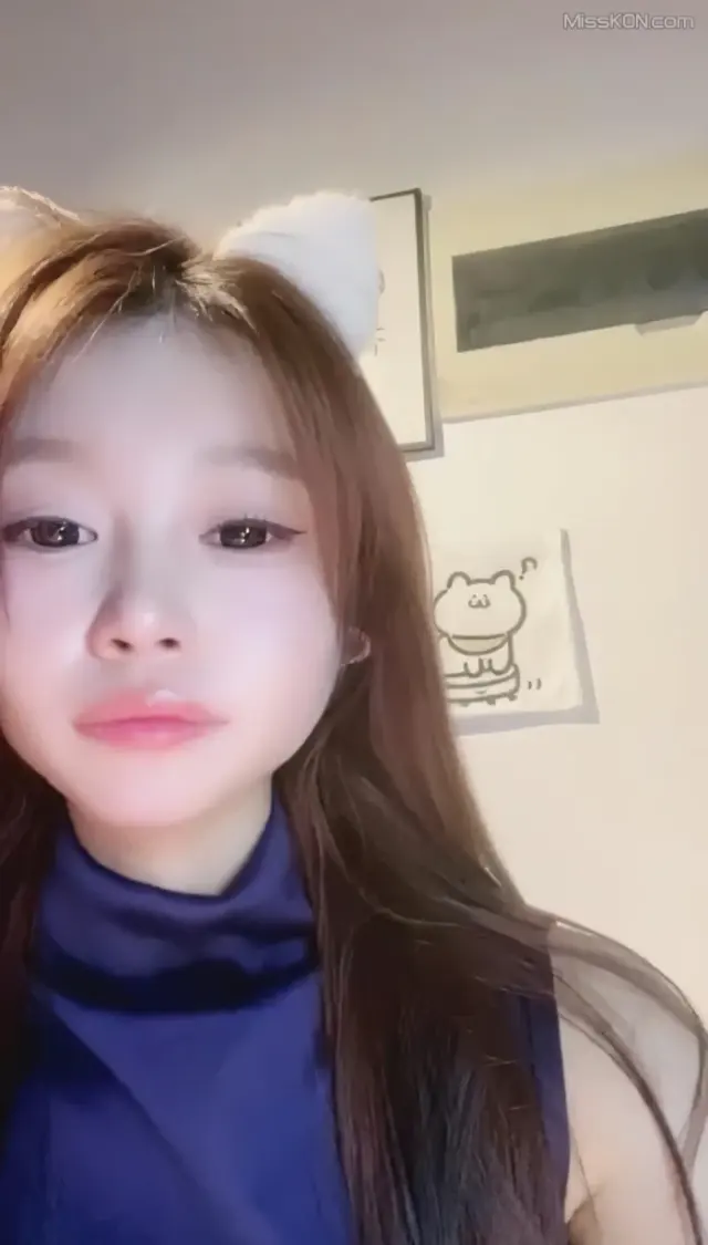 宝宝: 翘臀妹骚舞顶胯诱惑 (32 photos + 5 videos)