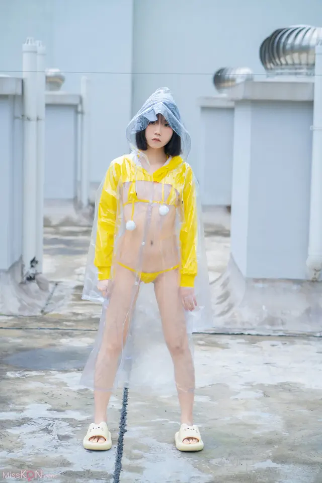 Coser@一只小栗奈: 天台小雨衣 (169 photos + 1 video)