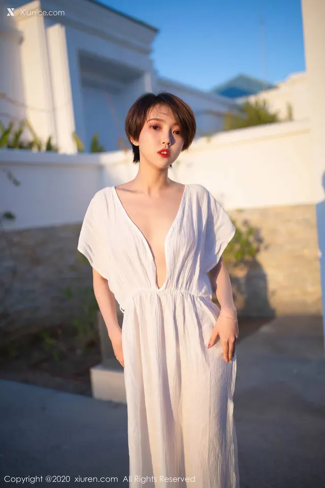 Xiuren秀人网 No.2405 冯木木 (83 photos)