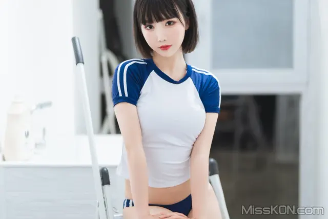 Coser@面饼仙儿 No.106: 体操服 (24 photos)