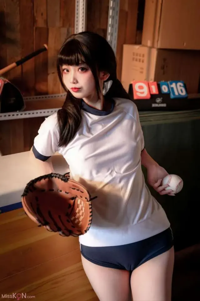 Coser@呆米米: 运动服宝贝 (6 photos)
