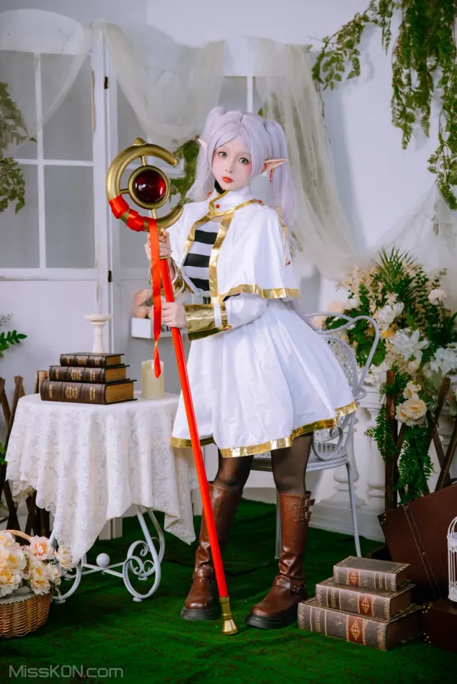 Coser@日奈娇: 芙莉莲 (50 photos)
