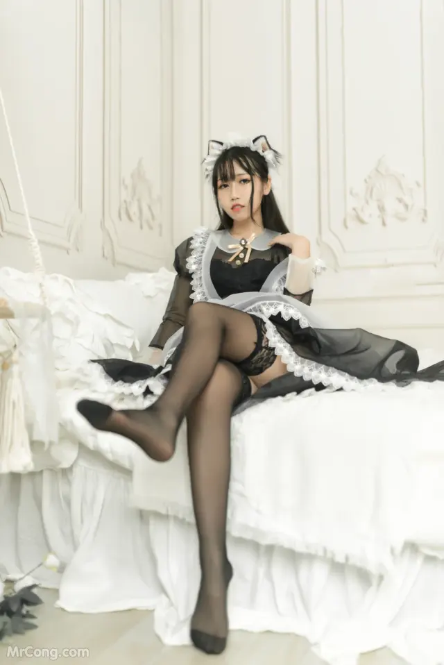 Coser@不呆猫: 透明黑丝女仆 (50 photos)