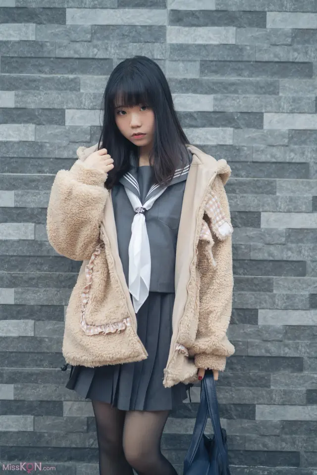 Coser@一只小栗奈: 熊熊JK女友 (212 photos + 1 video)