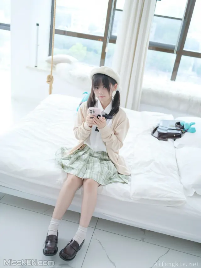少女秩序 – R18 小鱼: 万元私定 丝滑萝莉 (69 photos)
