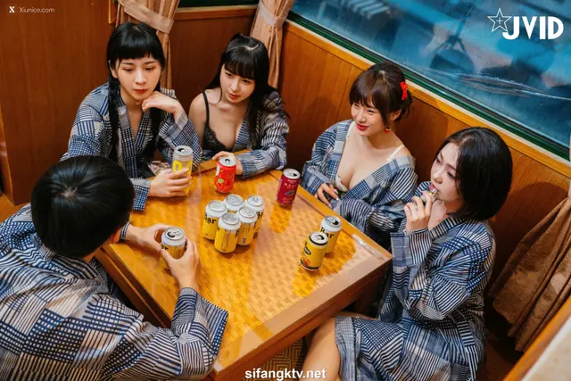 JVID – 婕咪 Juice & 雅捷 & 月台尼Tiny & 茶理 – 酒醉的瘋狂做愛快樂之夜 (222 photos)