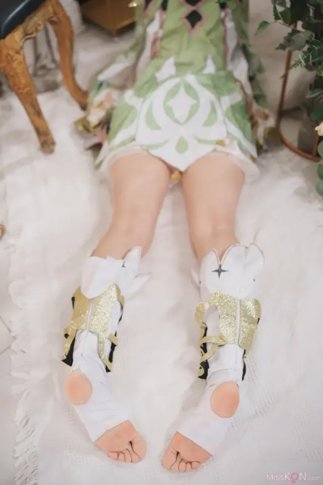 Coser@Seele麦麦: 小草神物语 (35 photos + 13 videos)