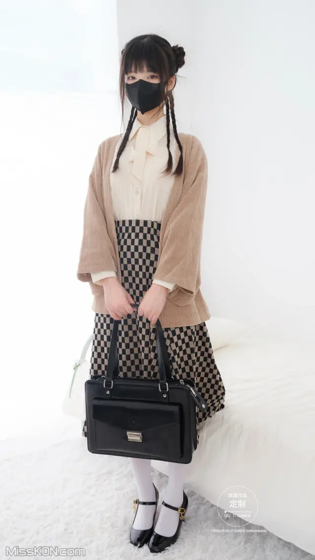 [紧急企划] EX-007: 见希w 民国制服 (88 photos + 1 video)