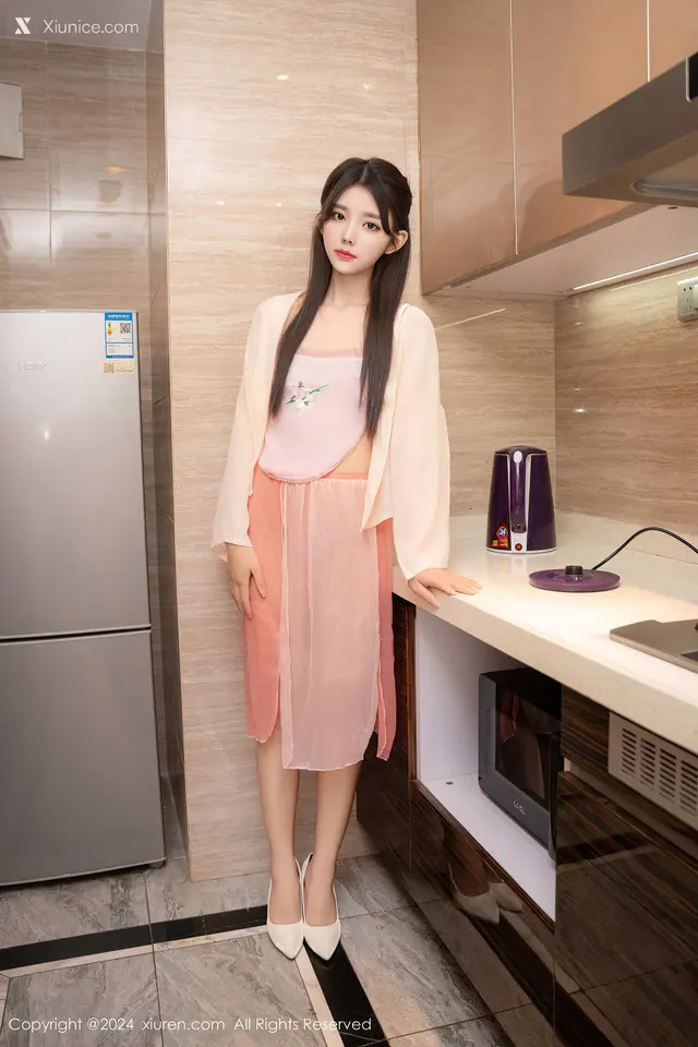 Xiuren秀人网 No.9396 美少女@ (76 photos)