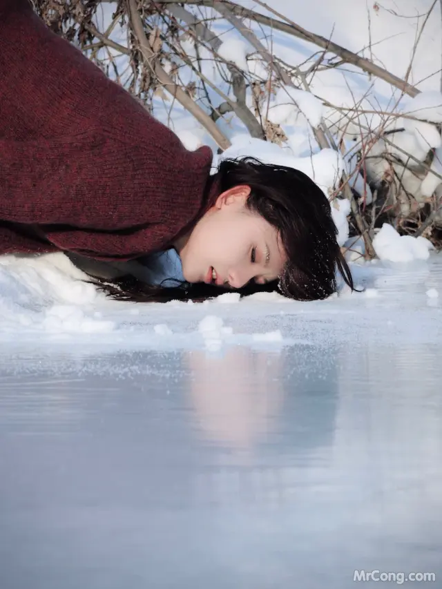 Jiu Shi A Zhu A (就是阿朱啊): 雪国精灵 (27 photos + 1 video)