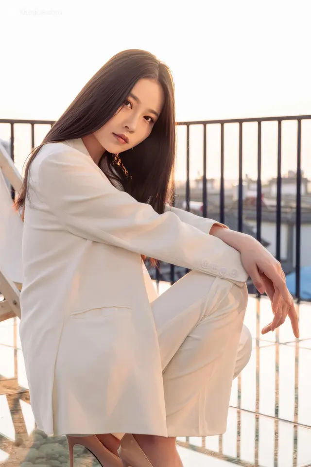 Coser@年年Nnian – 日出 (45 photos)