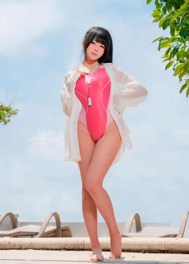 Coser@黏黏团子兔 – 2025泳装限定作 水泳部前辈 (94 photos)