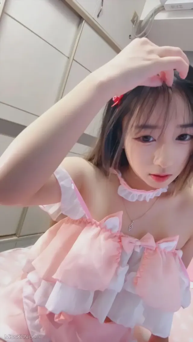 页页: 粉嫩校花 太漂亮了 (34 photos + 4 videos)