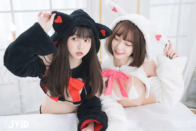 JVID – 胎尼 & 啾啾 – 【私訊有好康活動】雙寵萌系女友💕情色貓咪Tiny🐱純欲小兔啾啾🐰「主人你要選哪一個？」 (183 photos)