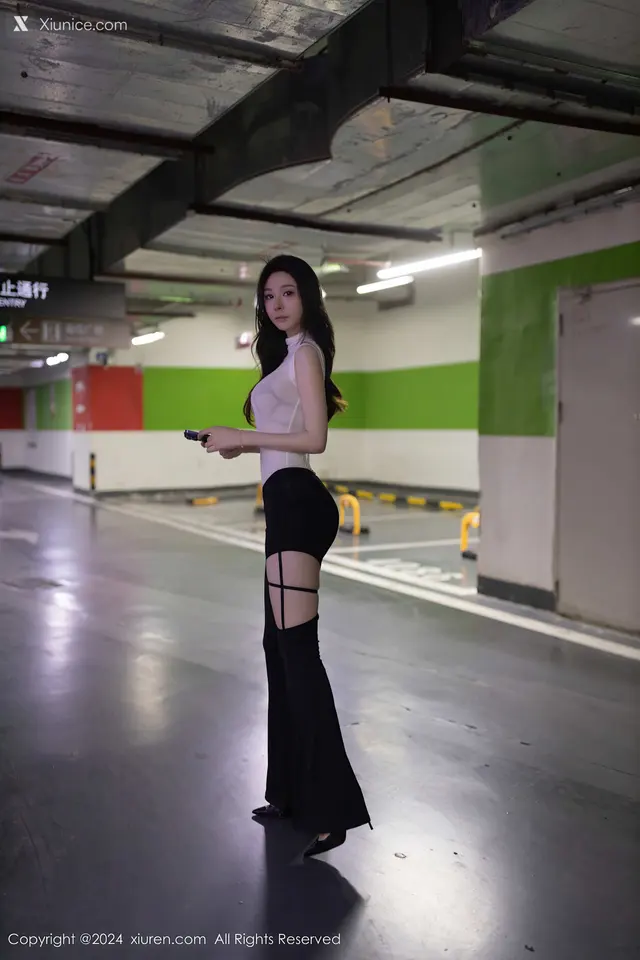 Xiuren秀人网 No.8270 小逗逗 (80 photos)