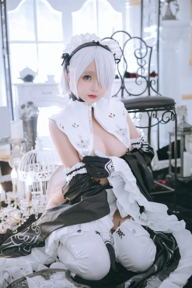 Coser@日奈娇 – 2B奶盖女仆 (86 photos)