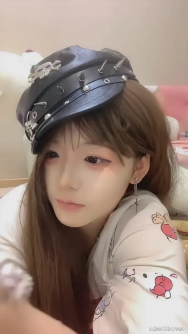 呆呆大王: 清纯可爱妹妹 2026年01月28号-02月10号录制 肤白如雪香甜白嫩奶油肌肤 纯欲系女神 (31 photos + 4 videos)