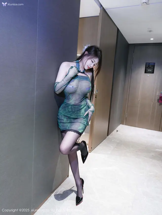 Xiuren秀人网 4K No.10660 甜妮 (53 photos)