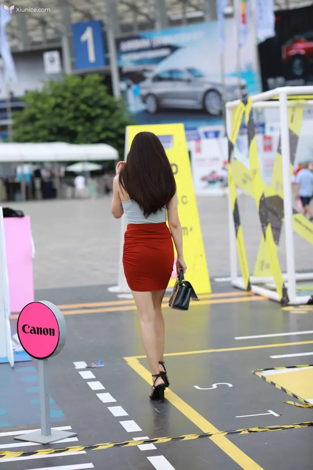 精选街拍作品 4K No.0027 丰满美女姐妹原图 (229 photos)