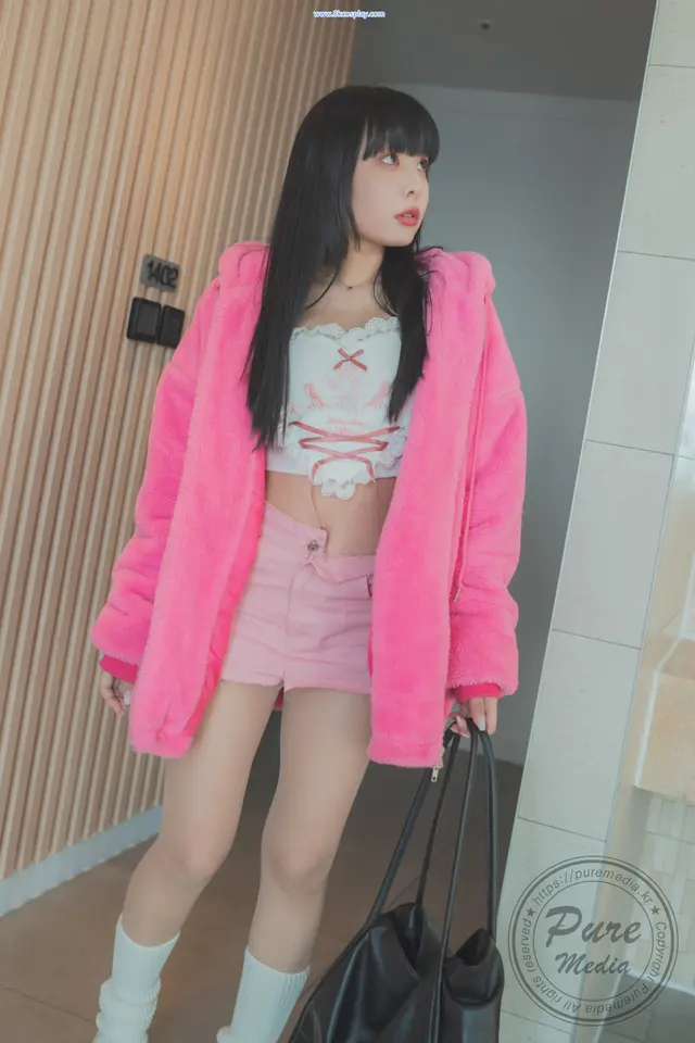 Pure Media Vol.268 Min-Ah (민아) – Lovely gyaru (141 photos)