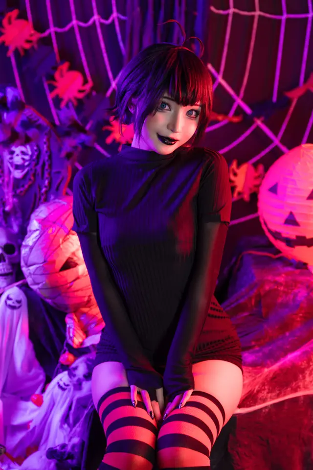 Coser@UmekoJ: Mavis Halloween (47 photos)
