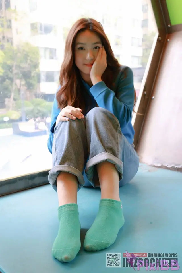 [MZSOCK爱美足] No.364: 雨萌 (121 photos + 1 video)