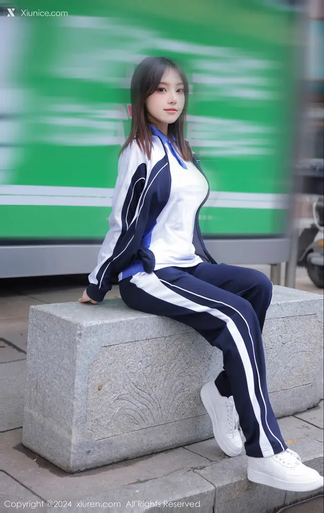 Xiuren秀人网 No.7994 豆瓣酱 (84 photos)