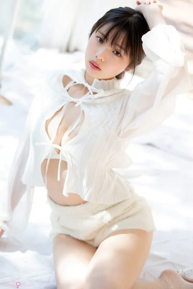 [JP] Kikuchi Hina (菊地姫奈): ヤンマガ (24 photos)