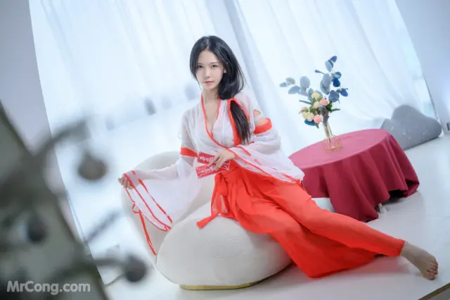 Coser@抖娘-利世 Vol.072: 私人驱邪 (48 photos + 1 video)