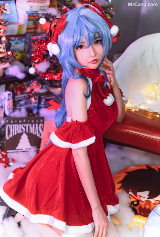 Coser@Potato Godzilla: Santa Ganyu (20 photos)