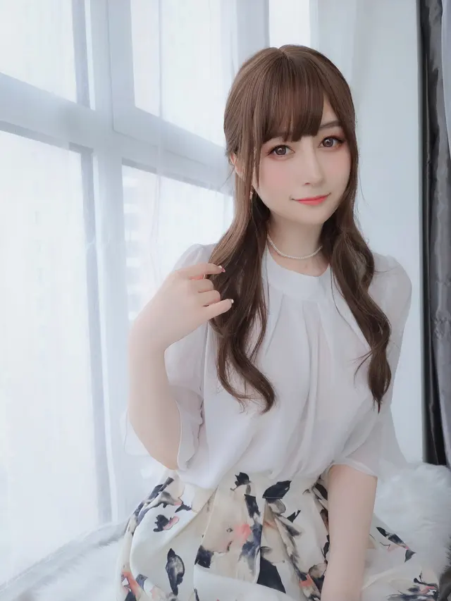 Coser@白银81 自撮り3(邻家御姐) (124 photos)