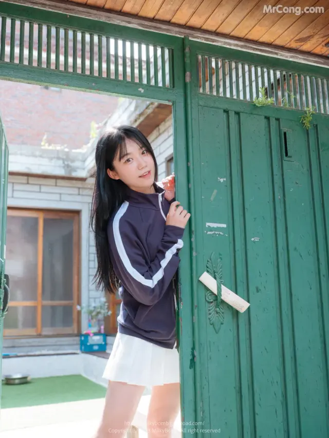 [MilkyBomb] Yui: Vol.2 Tracksuit (유이 체육복) (201 photos + 1 video)