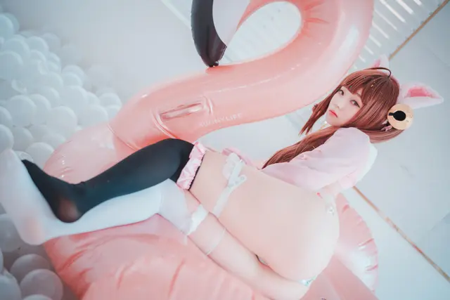 DJAWA Photo – Bambi (밤비): “Candy Jelly Love (Destiny Child)”
