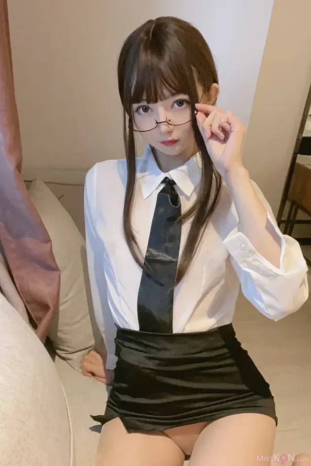 Coser@51酱: 肉丝眼镜娘 (52 photos + 7 videos)