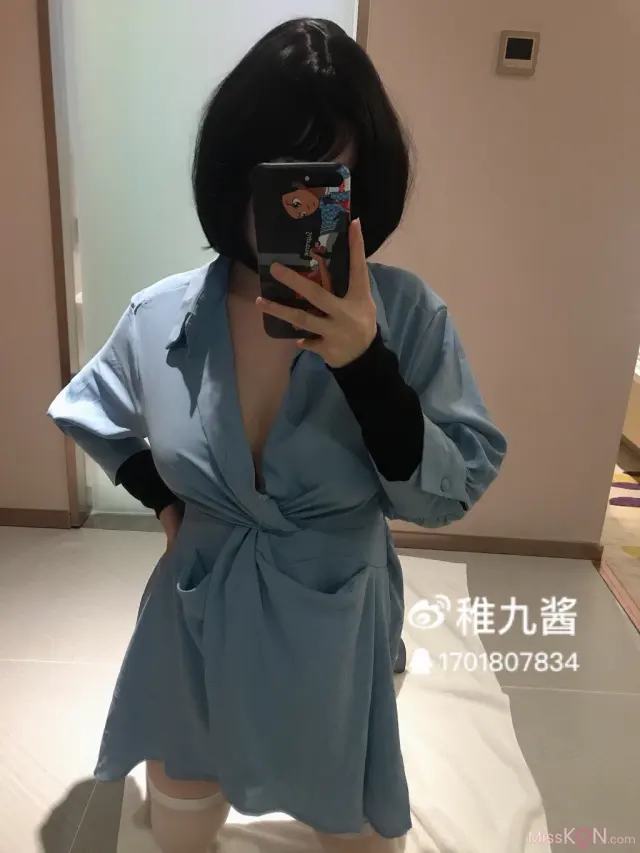 Coser@小稚九酱: 工装少女 (20 photos + 1 video)