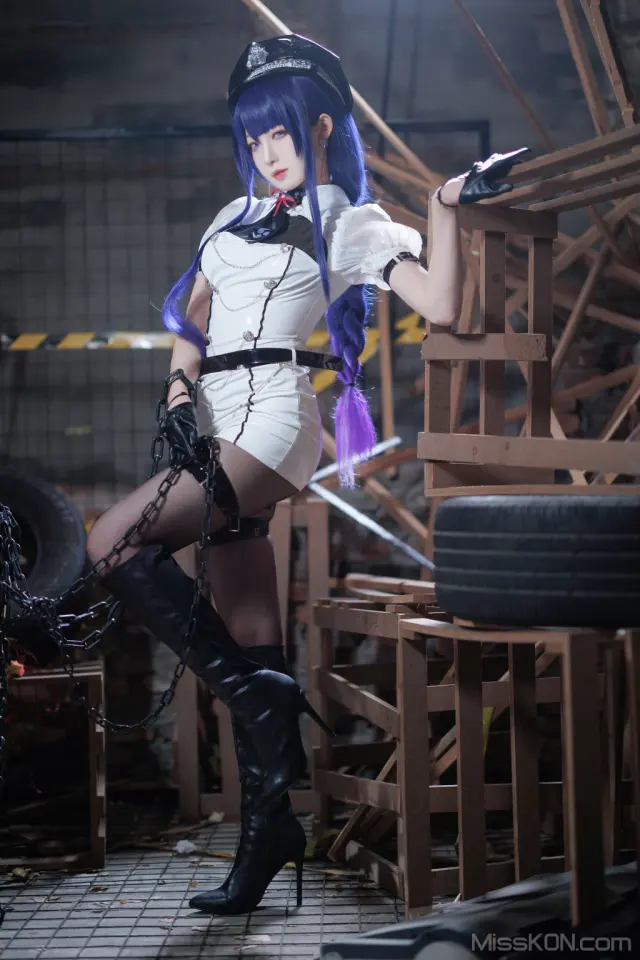 Coser@封疆疆v: 雷电将军女警 (38 photos)