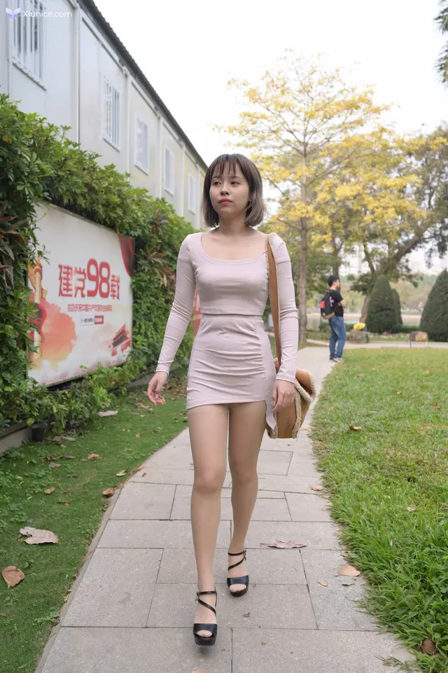 精选街拍作品 4K No.0159 NNN.庭中的美女 (472 photos)
